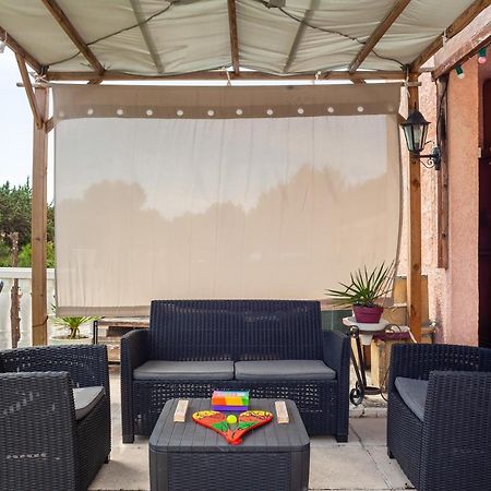 Appartement Avec Piscine Et Cuisine Roquefort-la-Bedoule Exterior photo